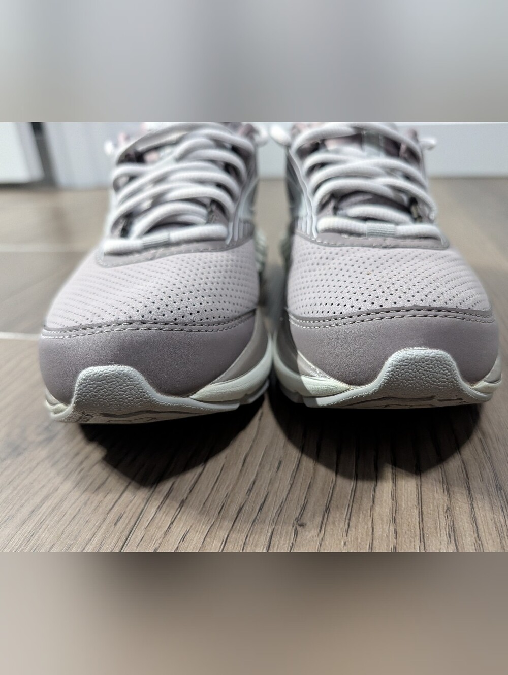 Brooks Addiction Walker Suede Women's Walking Shoes View 6